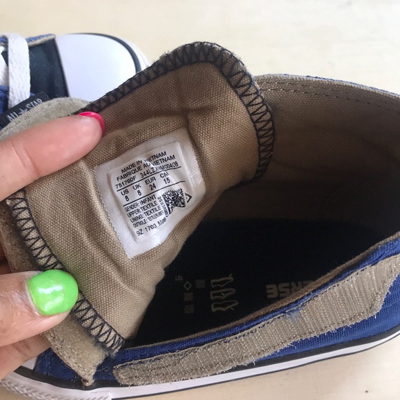 Blue AllStar Converse Toddler 8 Velcro closure - Picture 6 of 7